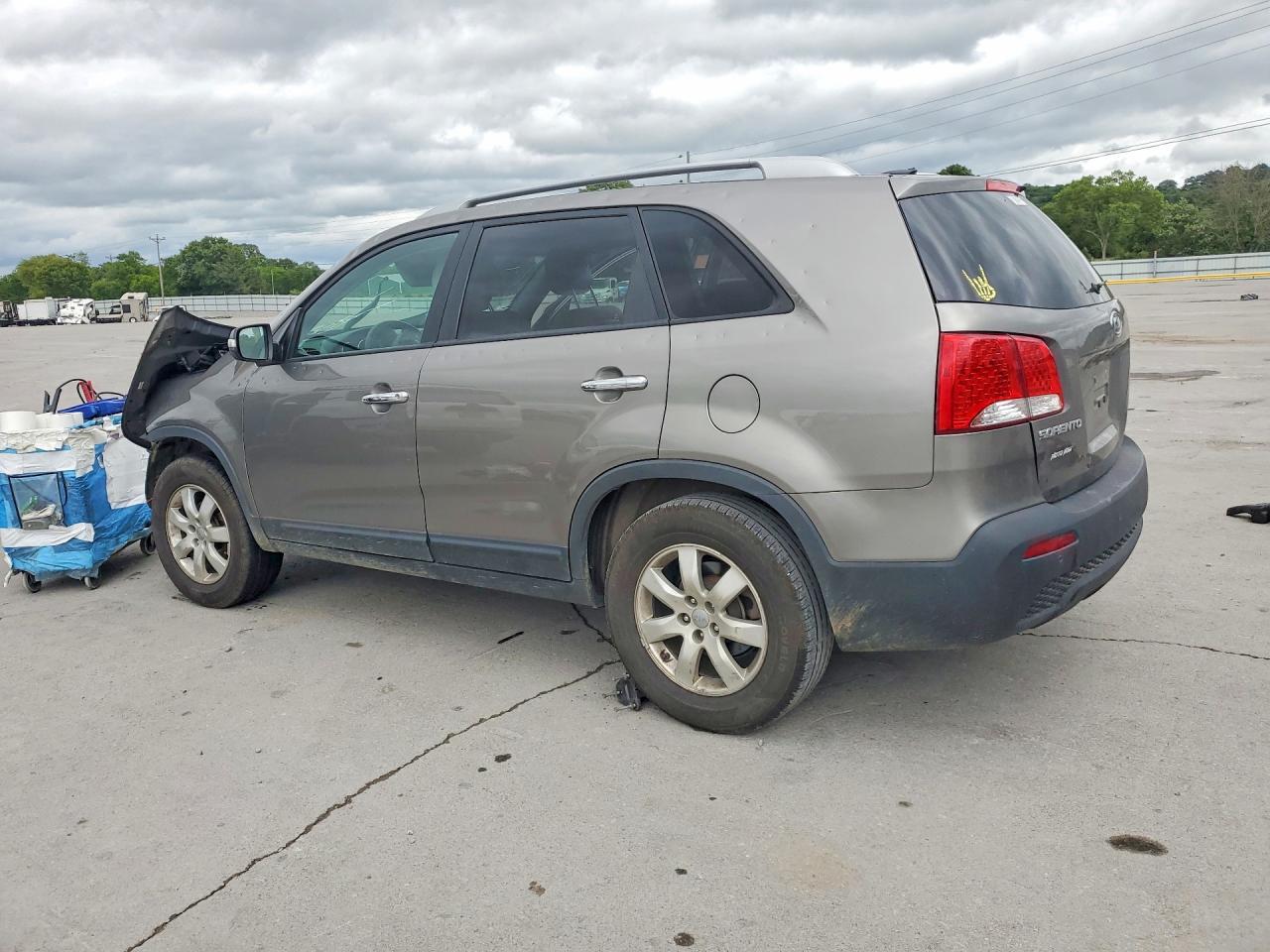 2013 Kia Sorento Lx - Image 2