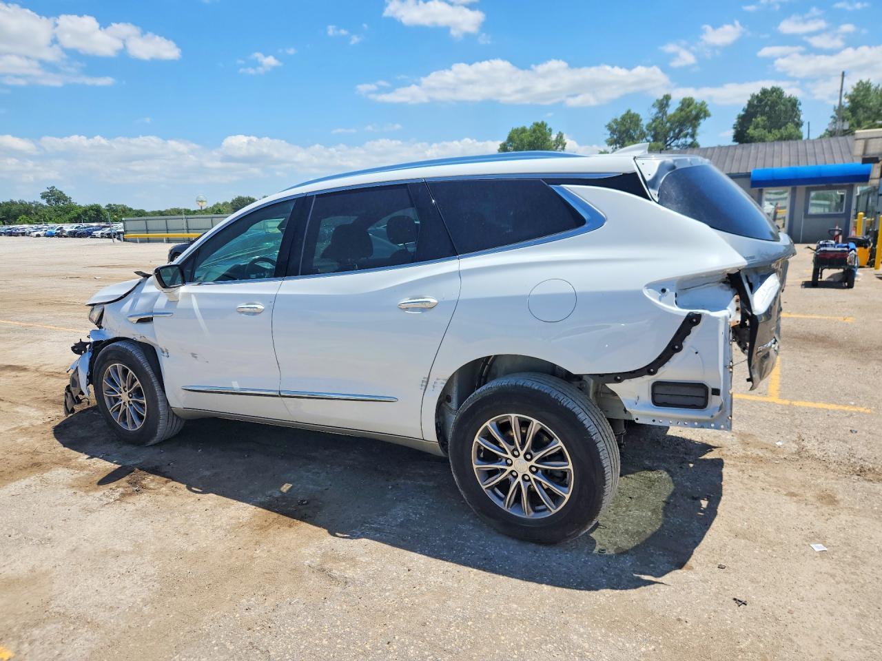 2022 Buick Enclave Premium - Фото 2