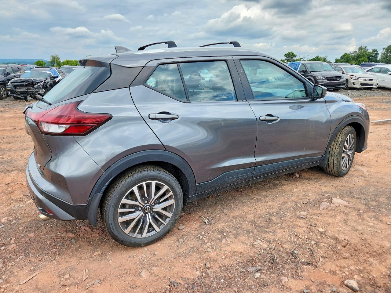2021 Nissan Kicks Sv - Image 3