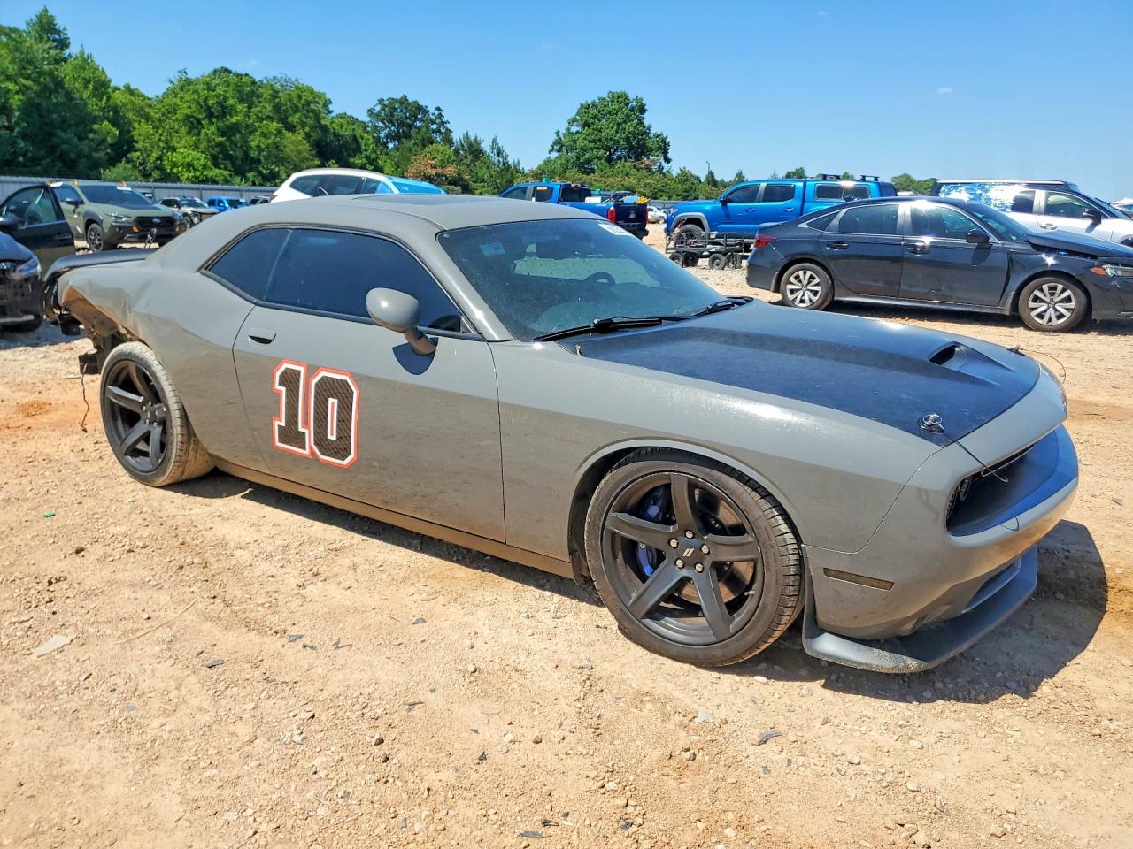 2018 Dodge Challenger R - Image 4