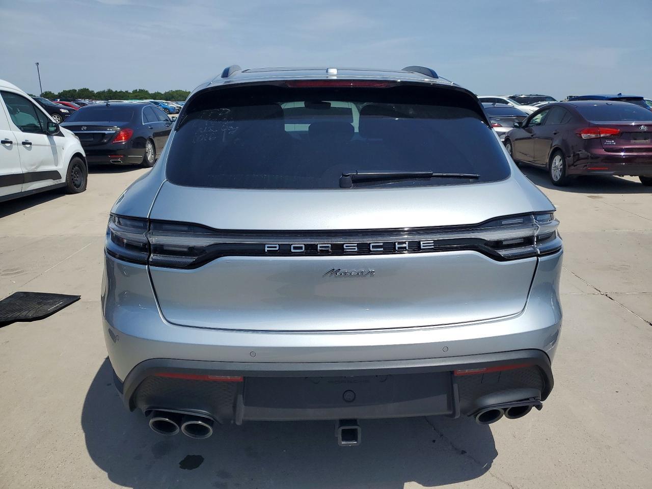 2025 Porsche Macan Base - Image 6