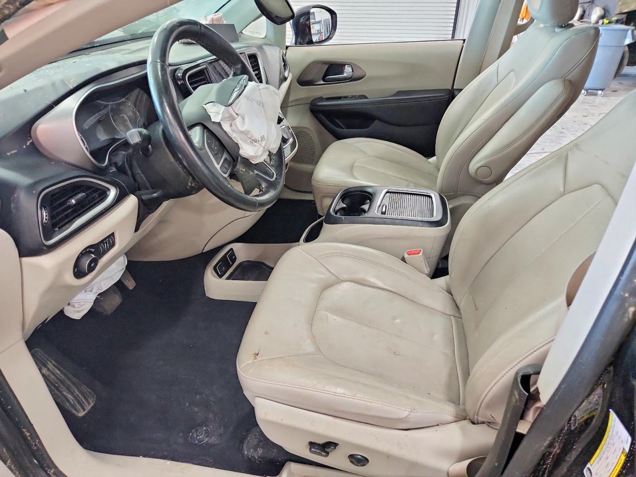 2021 Chrysler Pacifica Touring L - Фото 7