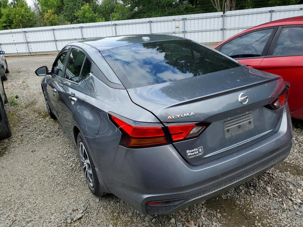 2020 Nissan Altima S - Фото 2