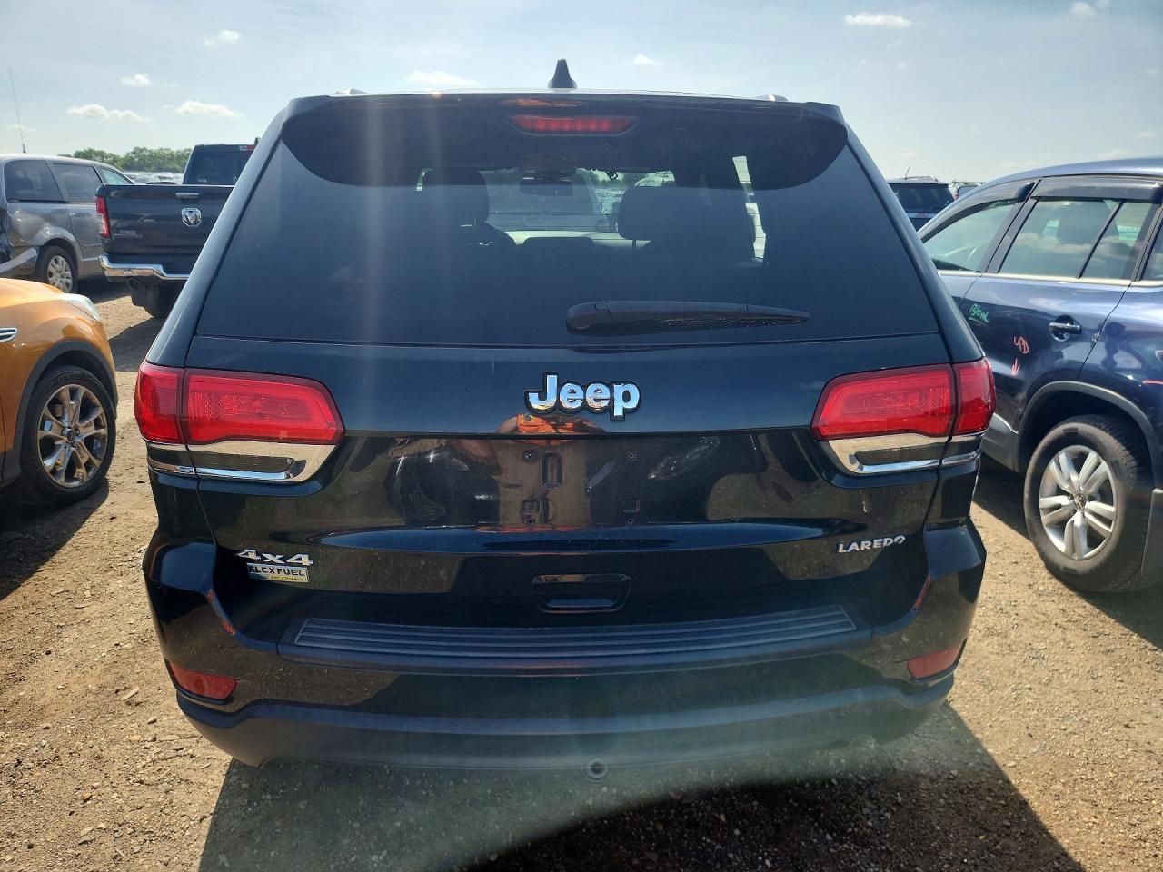 2015 Jeep Grand Cherokee Laredo - Image 6