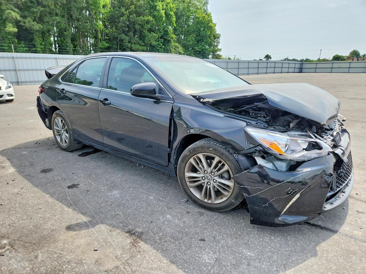2016 Toyota Camry Se - Фото 4