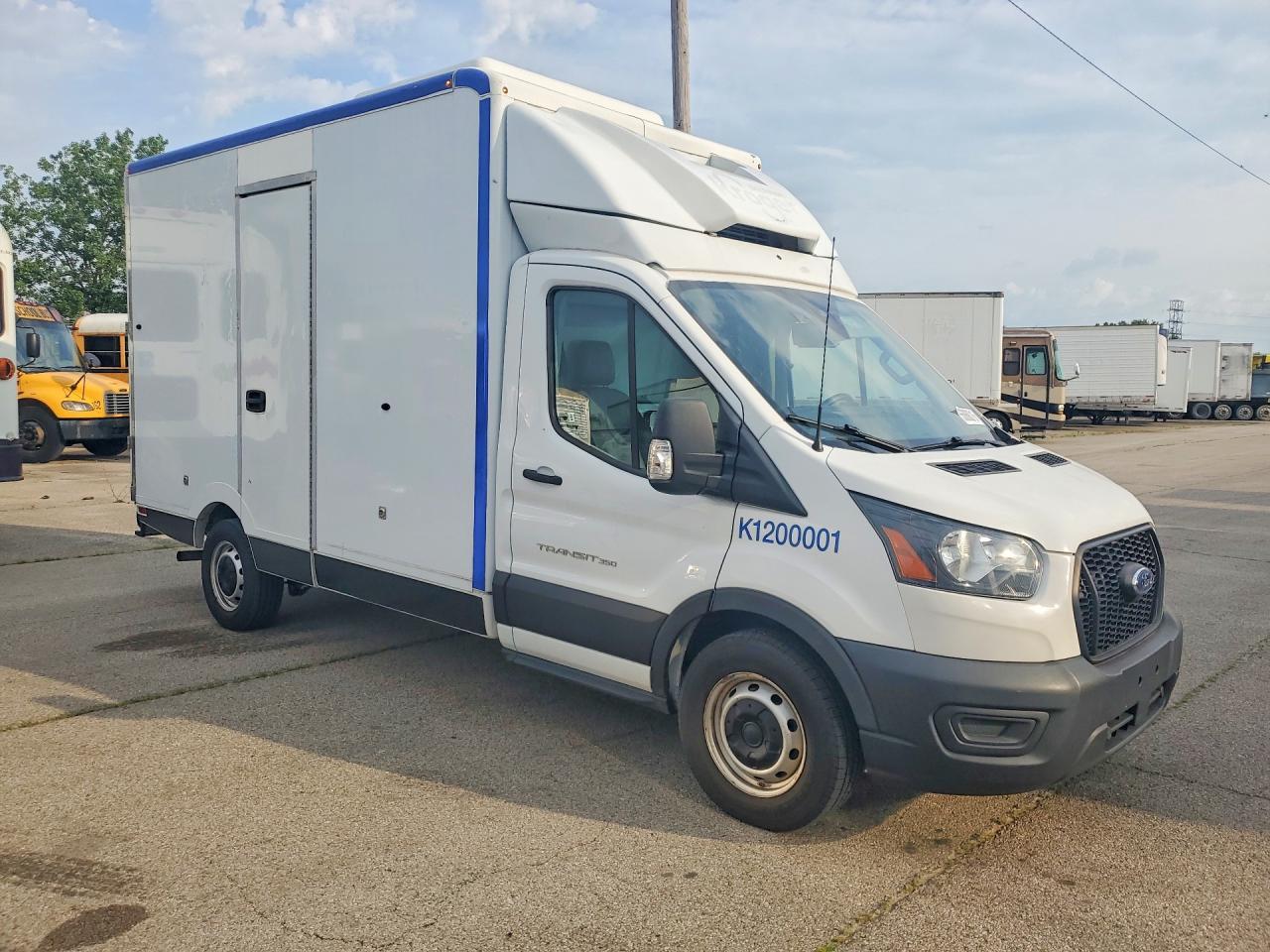 2020 Ford Transit Delivery Truck - Image 4
