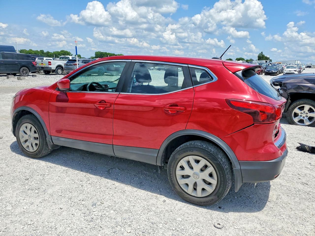 2018 Nissan Rogue Sport S - Фото 2