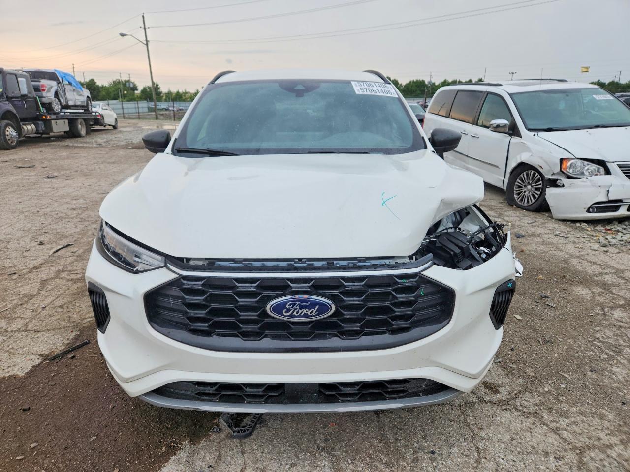 2023 Ford Escape St Line - Фото 5