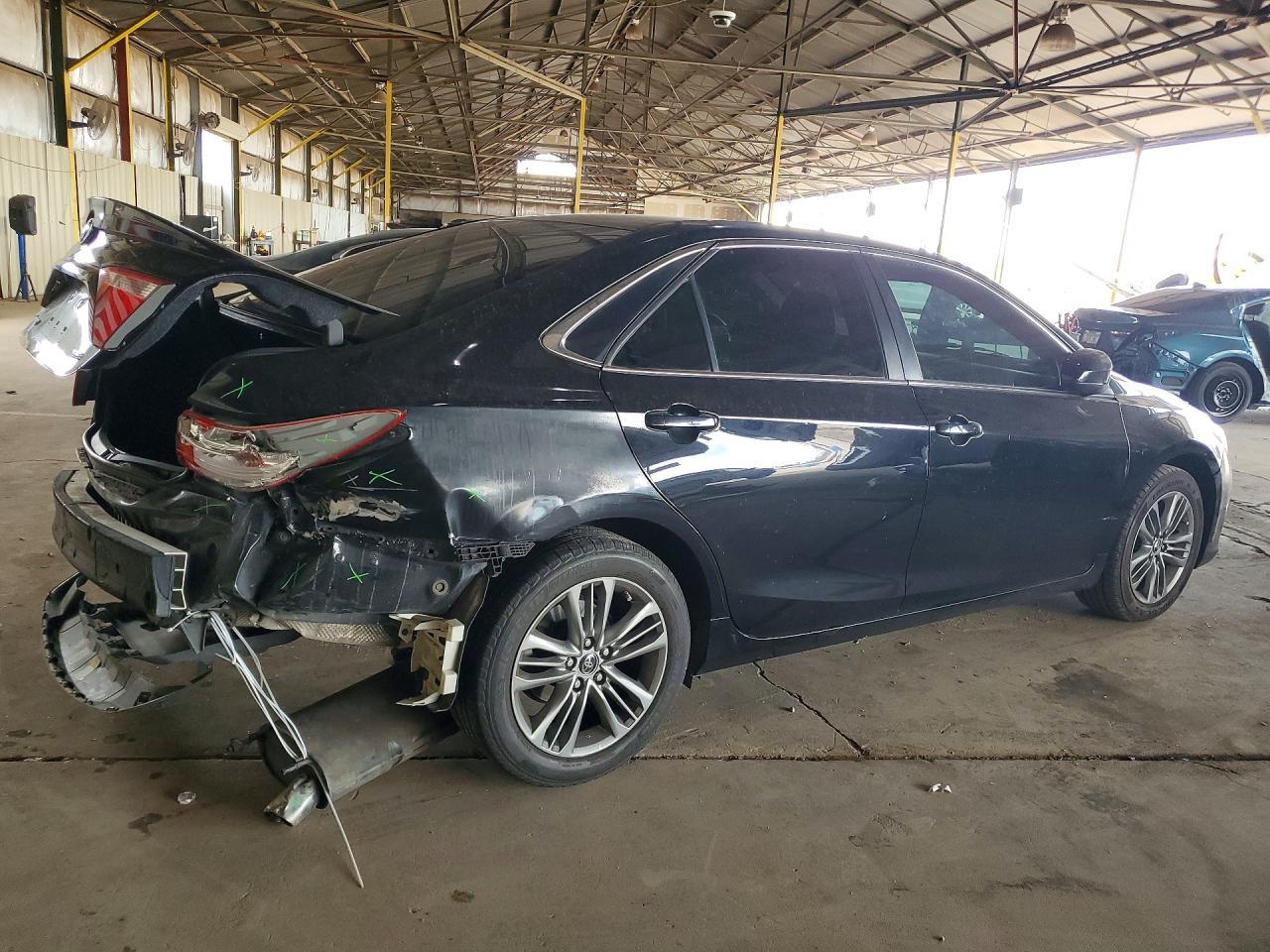 2016 Toyota Camry Se - Фото 3