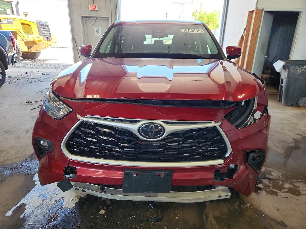 2020 Toyota Highlander Le - Image 5