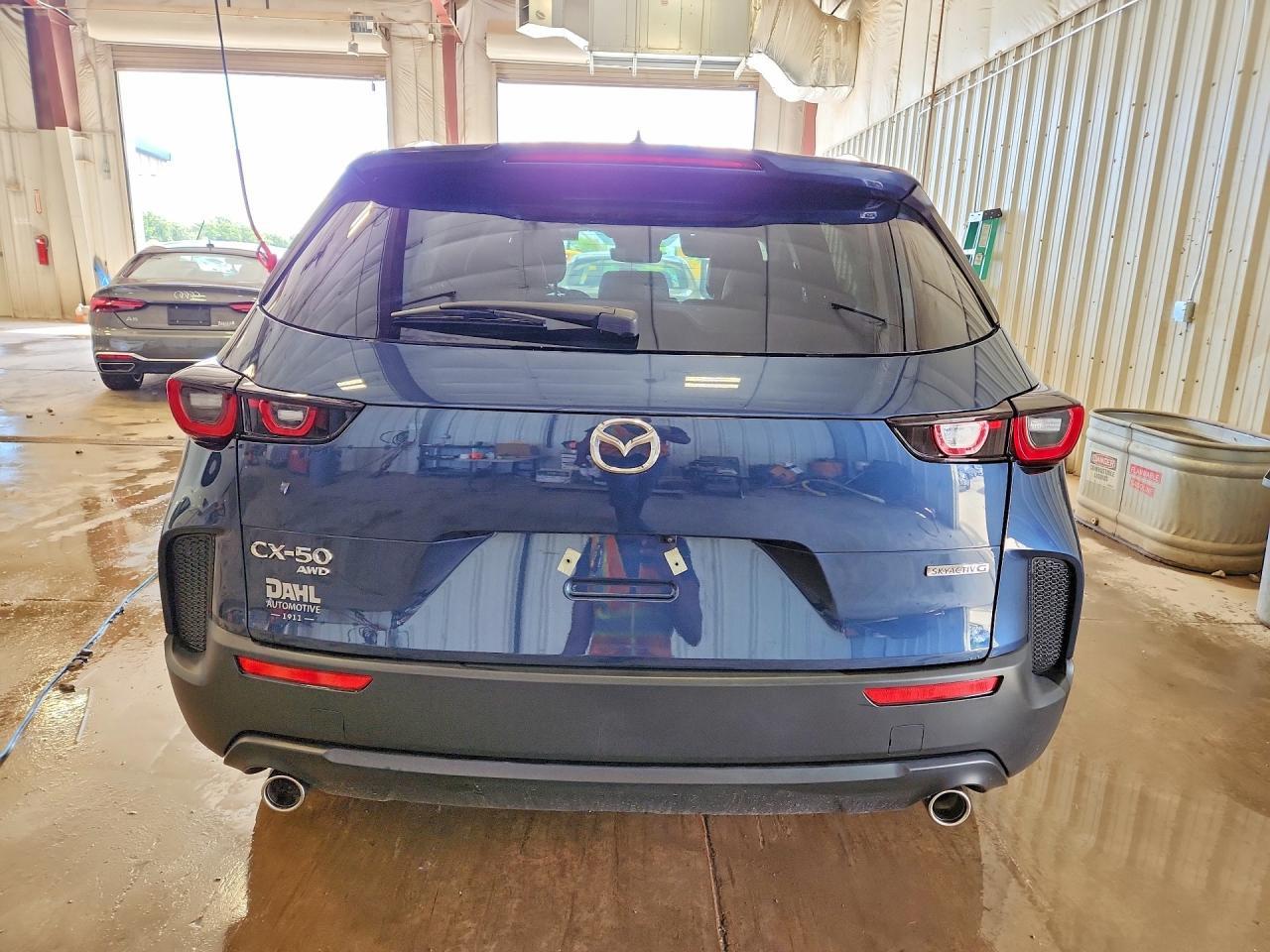 2025 Mazda Cx-50 Premium - Image 6
