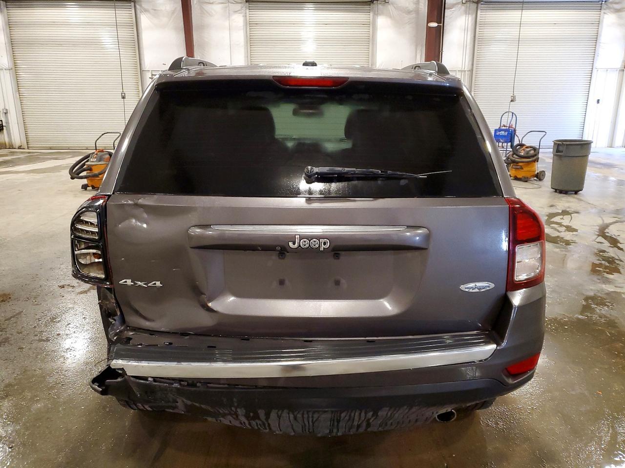 2016 Jeep Compass Latitude - Фото 6