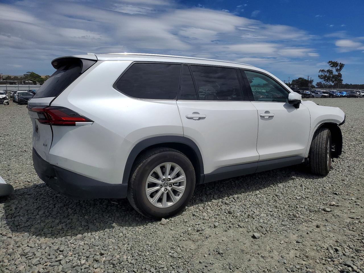 2025 Toyota Grand Highlander Hybrid Xle - Image 3