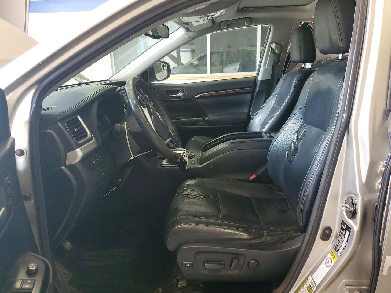 2015 Toyota Highlander Limited - Image 7