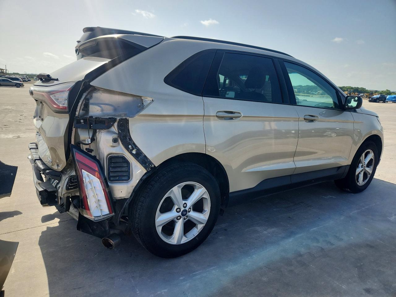 2017 Ford Edge Se - Image 3
