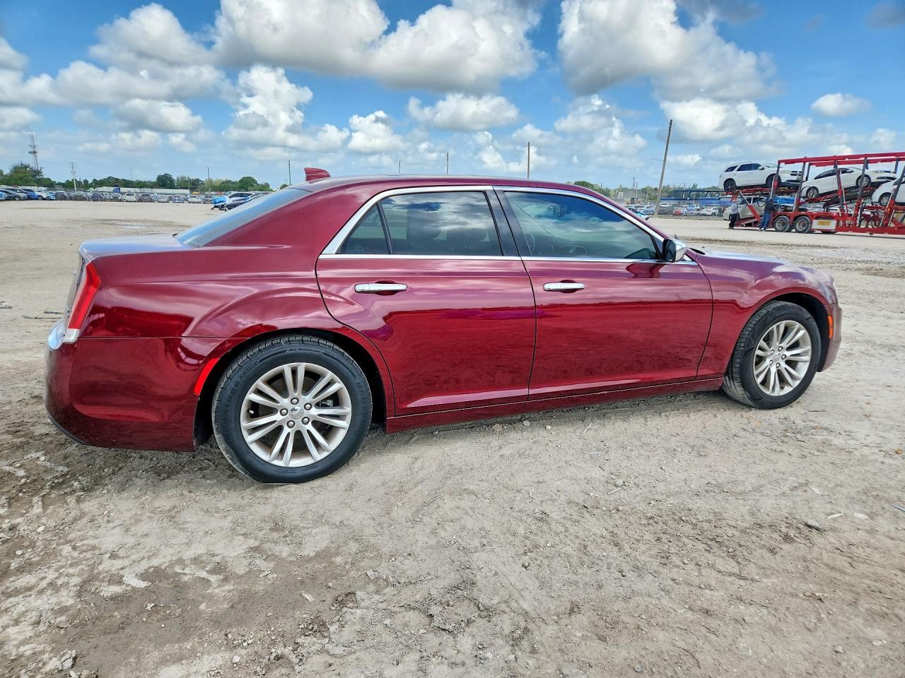 2016 Chrysler 300C - Фото 3