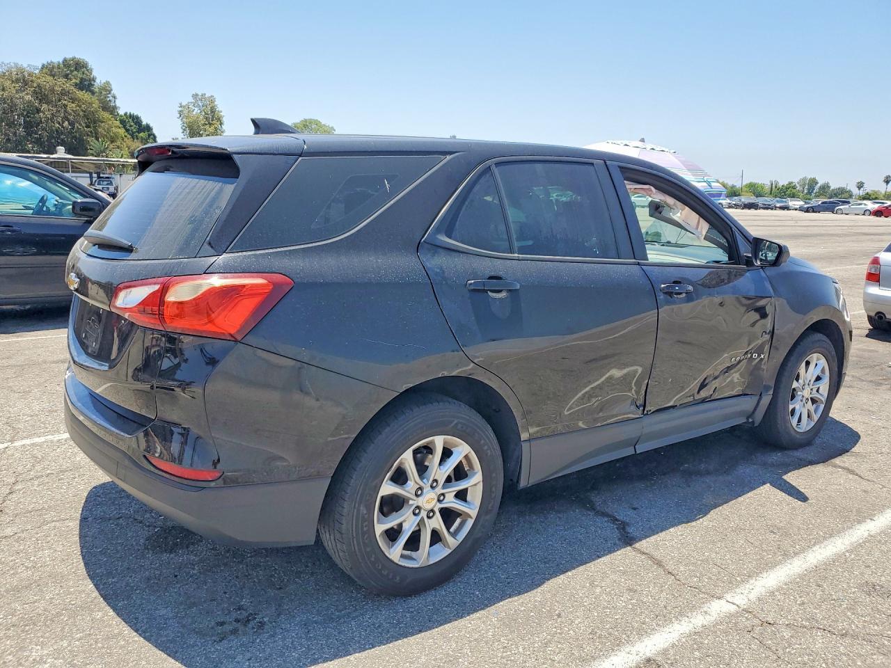 2020 Chevrolet Equinox Ls - Фото 3