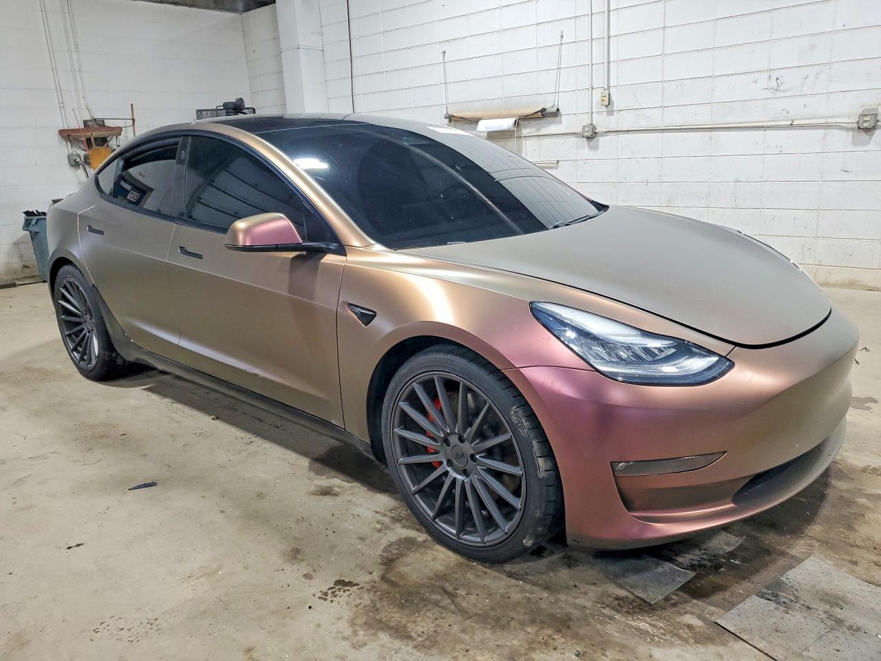 2021 Tesla Model 3 - Фото 4