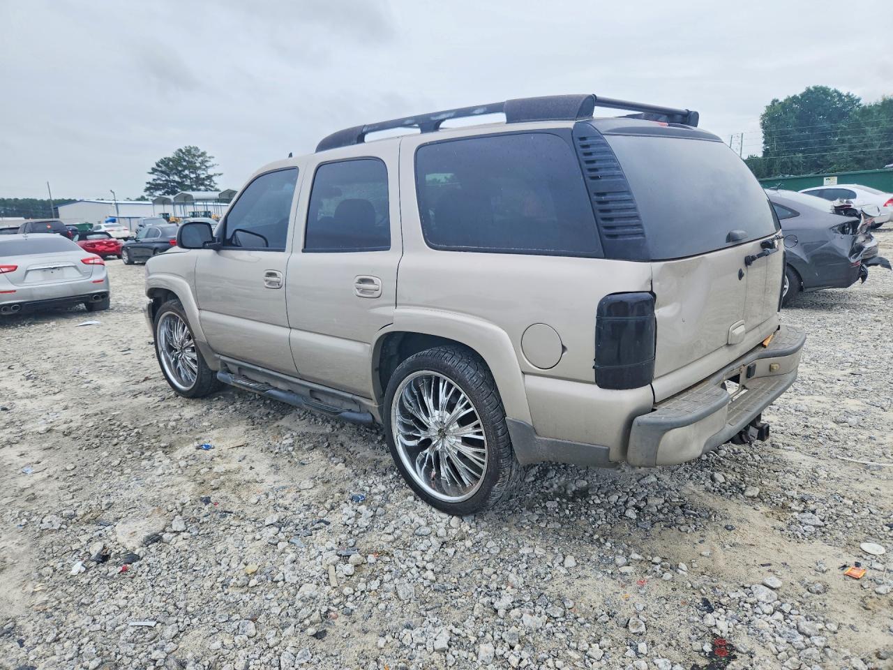2006 Chevrolet Tahoe C1500 - Image 2