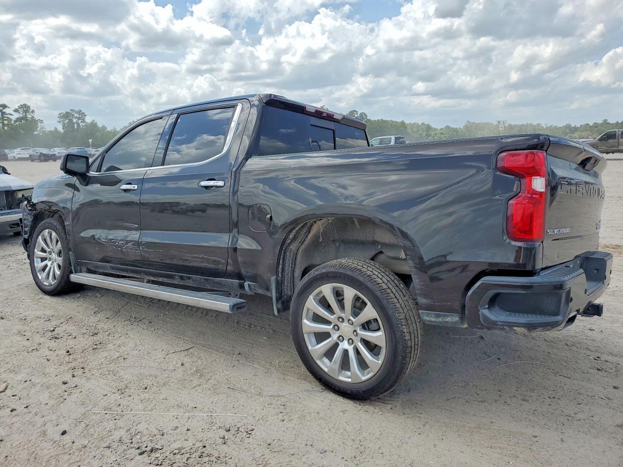 2019 Chevrolet Silverado C1500 High Country - Фото 2