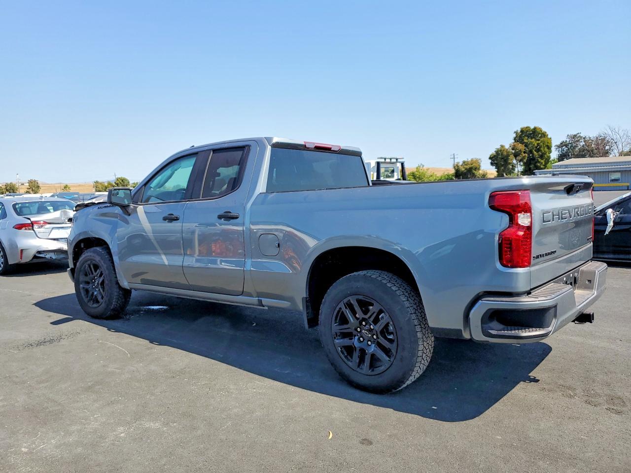 2026 Chevrolet Silverado C1500 Custom - Image 2