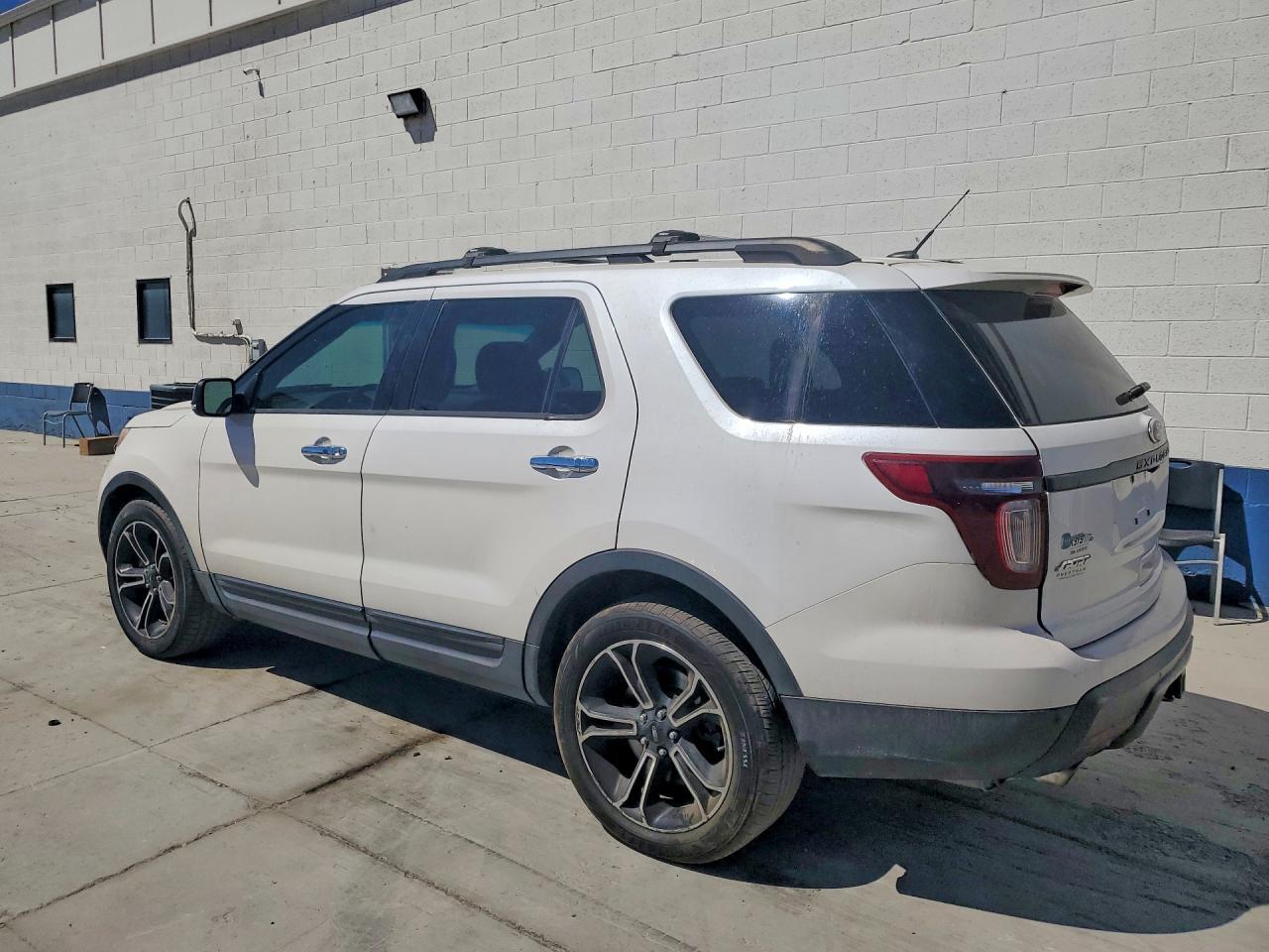 2014 Ford Explorer Sport - Фото 2