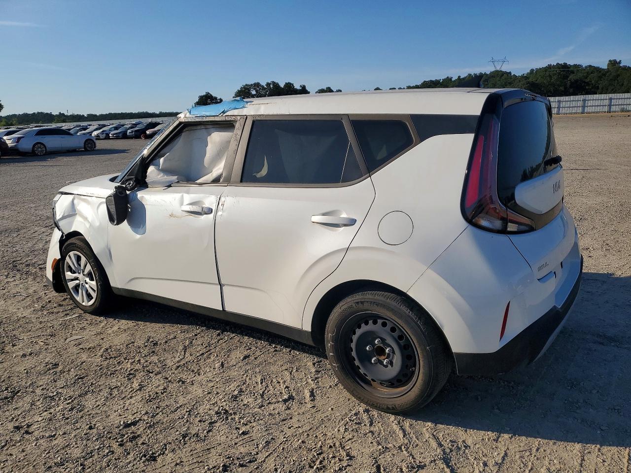 2023 Kia Soul Lx - Image 2
