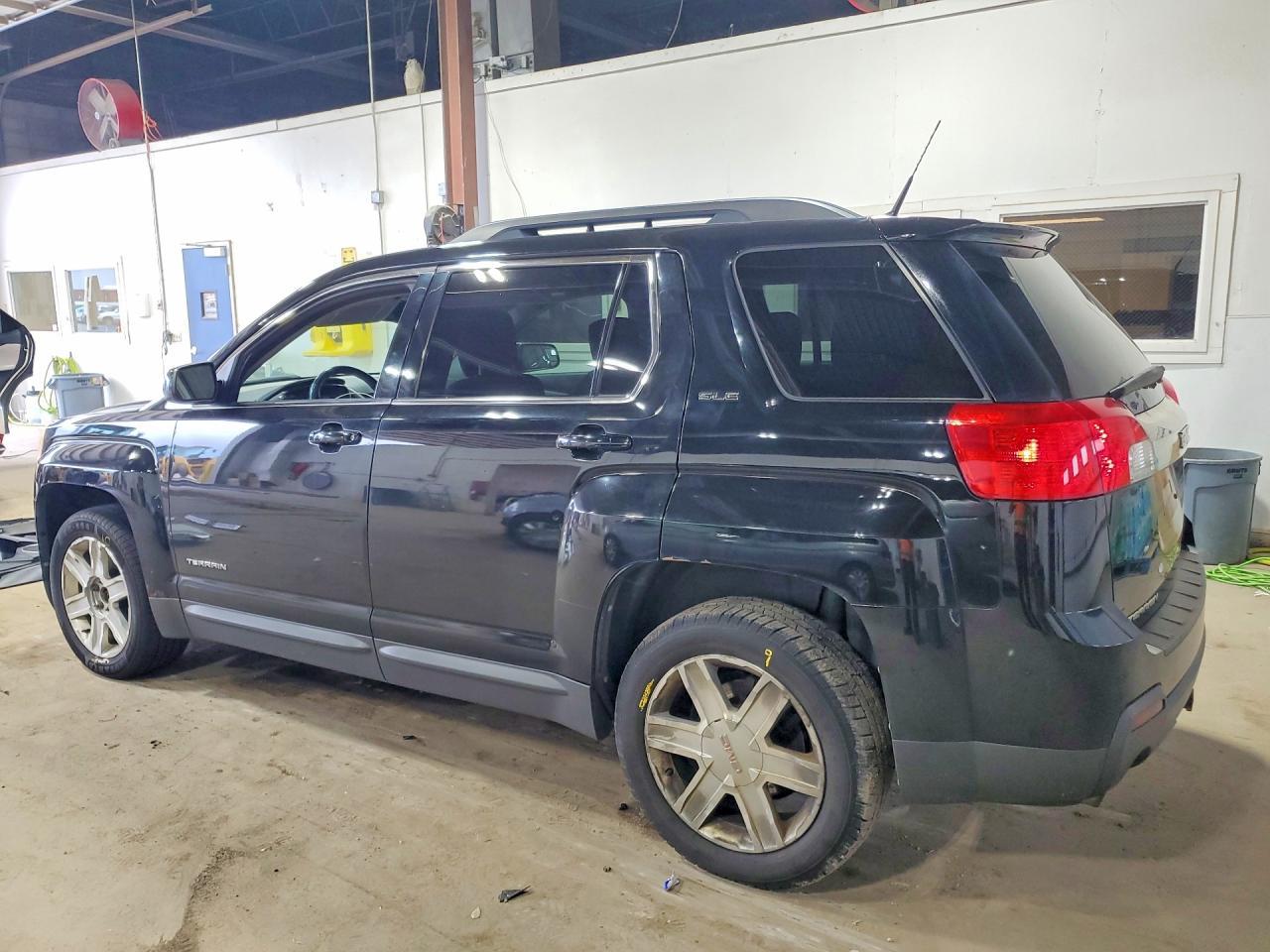 2010 GMC Terrain Sle - Image 2