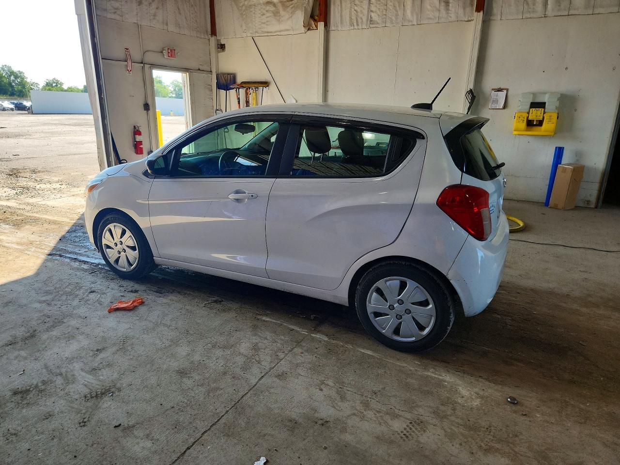 2018 Chevrolet Spark Ls - Фото 2