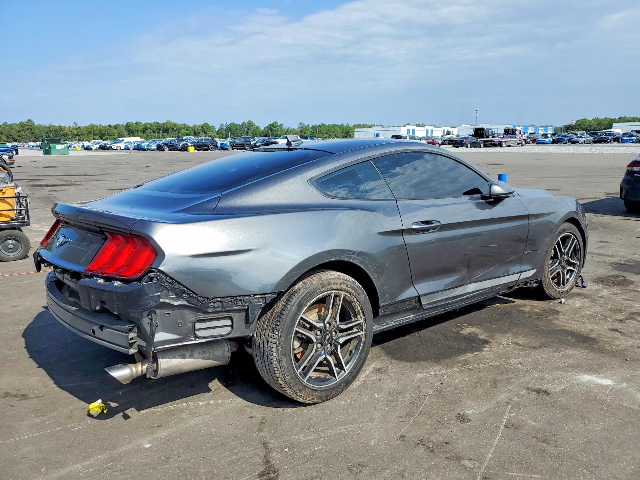 2020 Ford Mustang - Фото 3