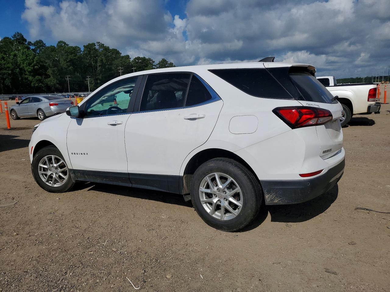 2022 Chevrolet Equinox Lt - Фото 2