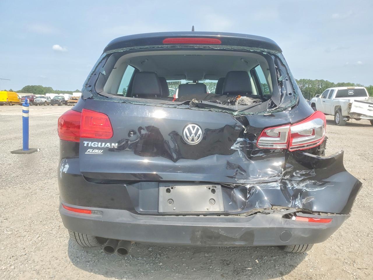 2017 Volkswagen Tiguan S - Image 6