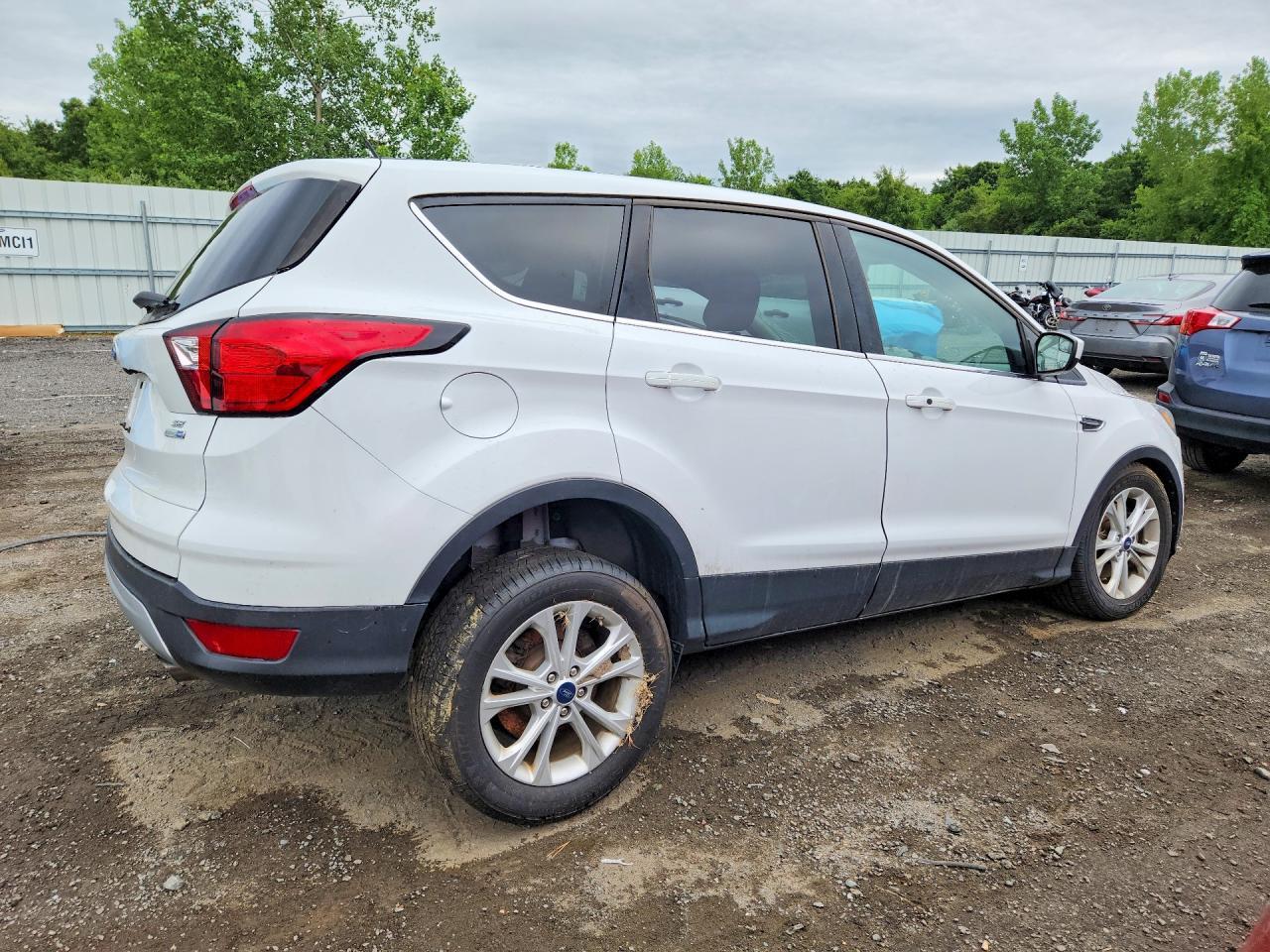 2019 Ford Escape Se - Фото 3