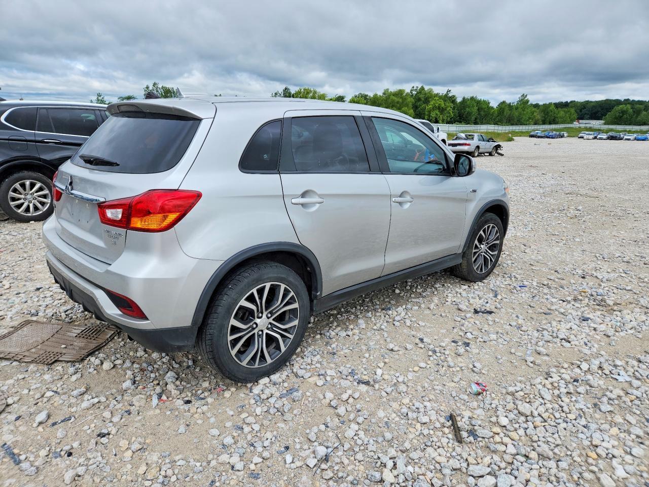 2018 Mitsubishi Outlander Sport Es - Фото 3