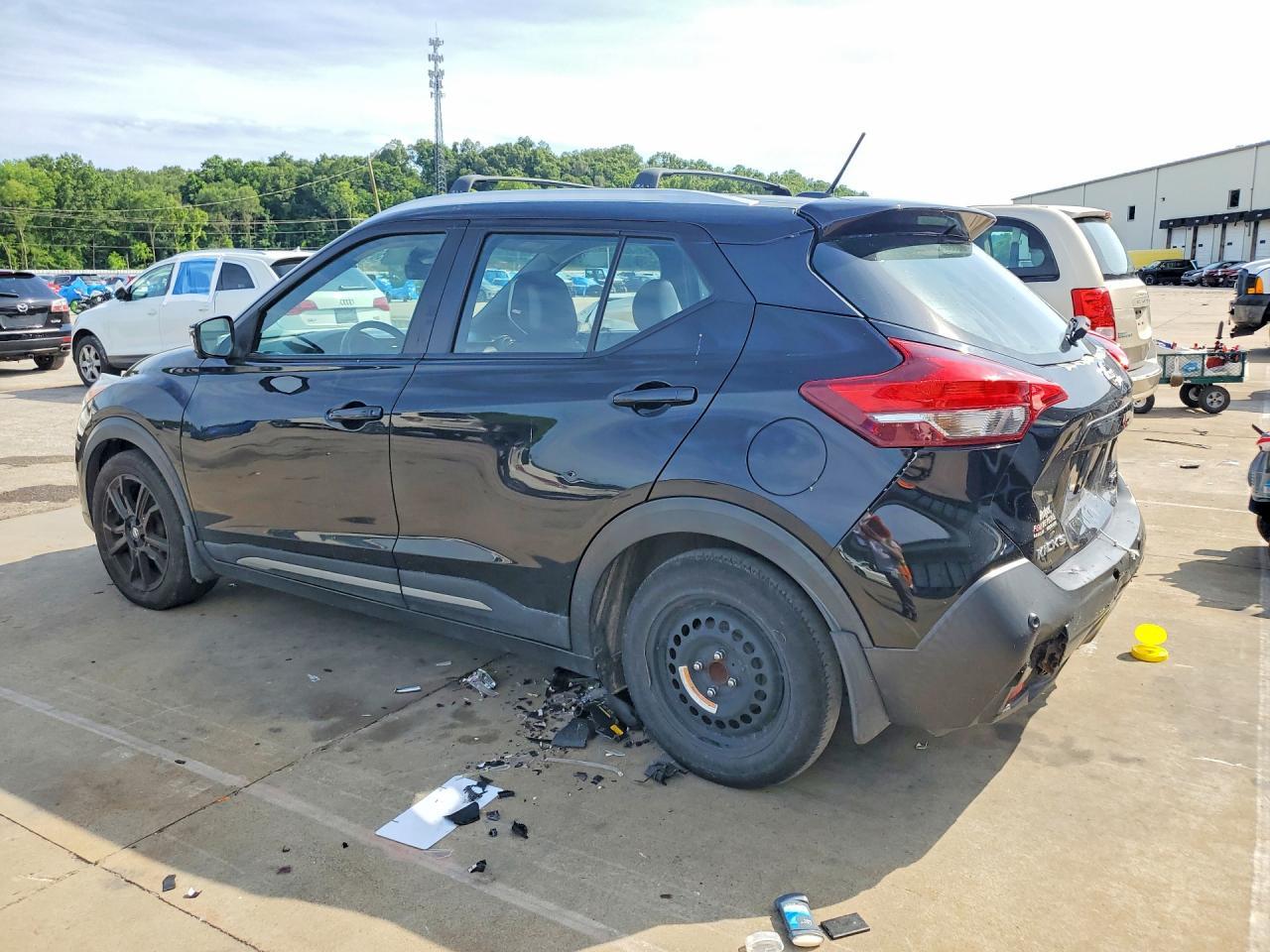 2020 Nissan Kicks Sr - Фото 2