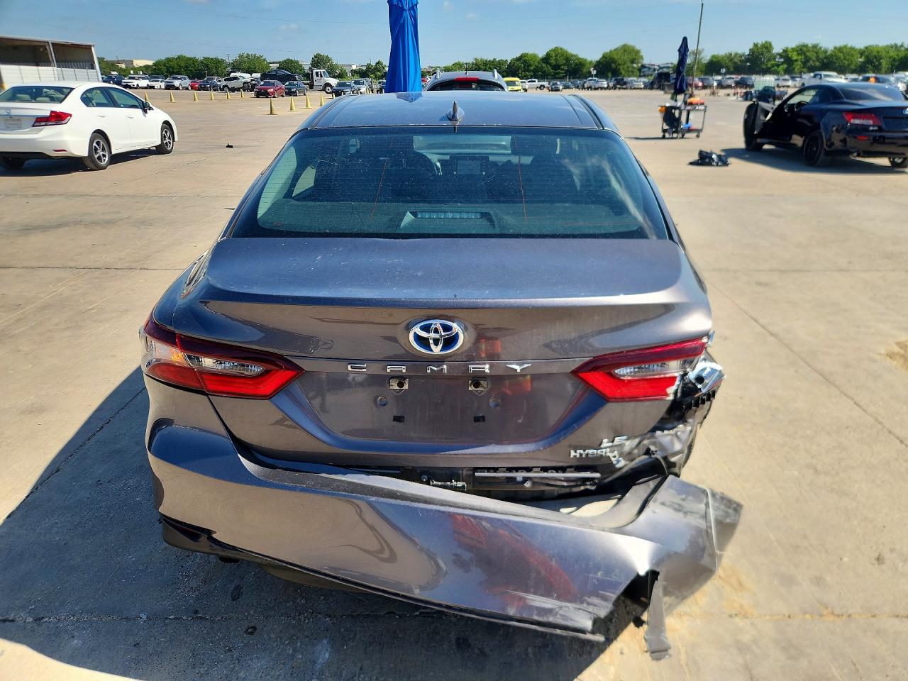 2022 Toyota Camry Le - Фото 6