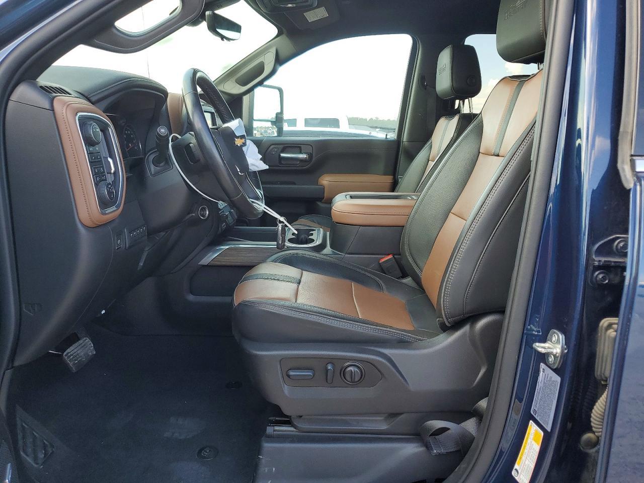 2022 Chevrolet Silverado K3500 High Country - Фото 7