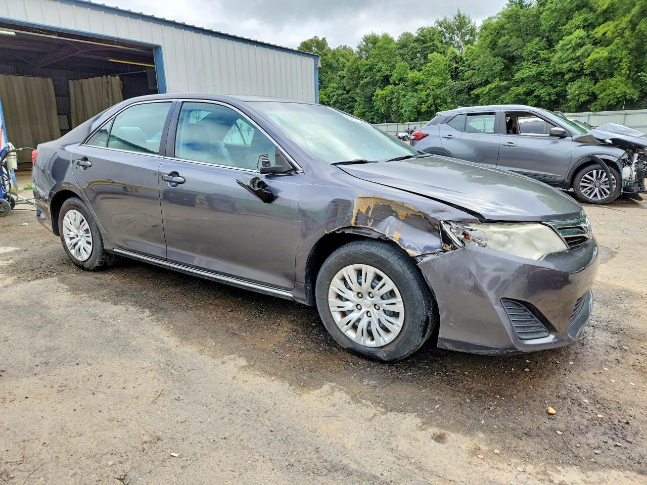 2013 Toyota Camry Le - Фото 4
