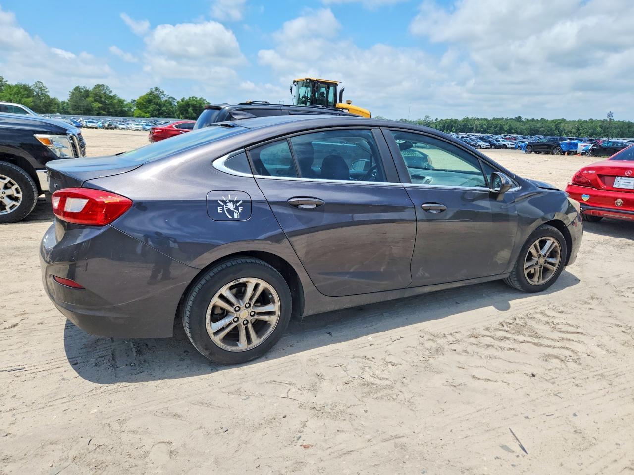 2017 Chevrolet Cruze Lt - Фото 3