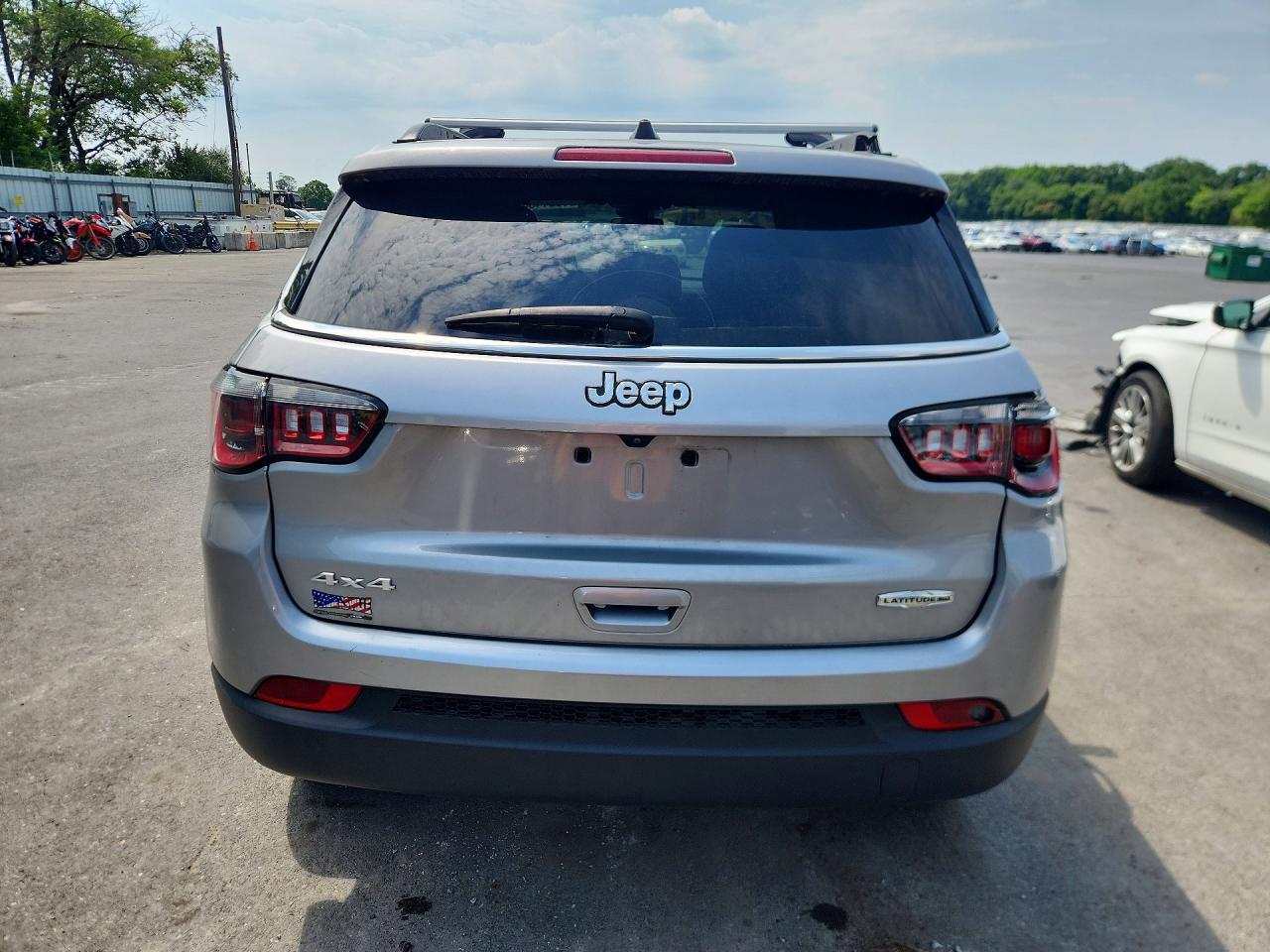 2023 Jeep Compass Latitude Lux - Image 6