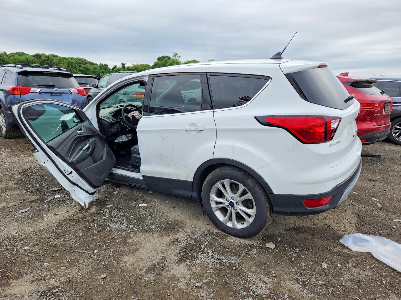 2019 Ford Escape Se - Фото 2