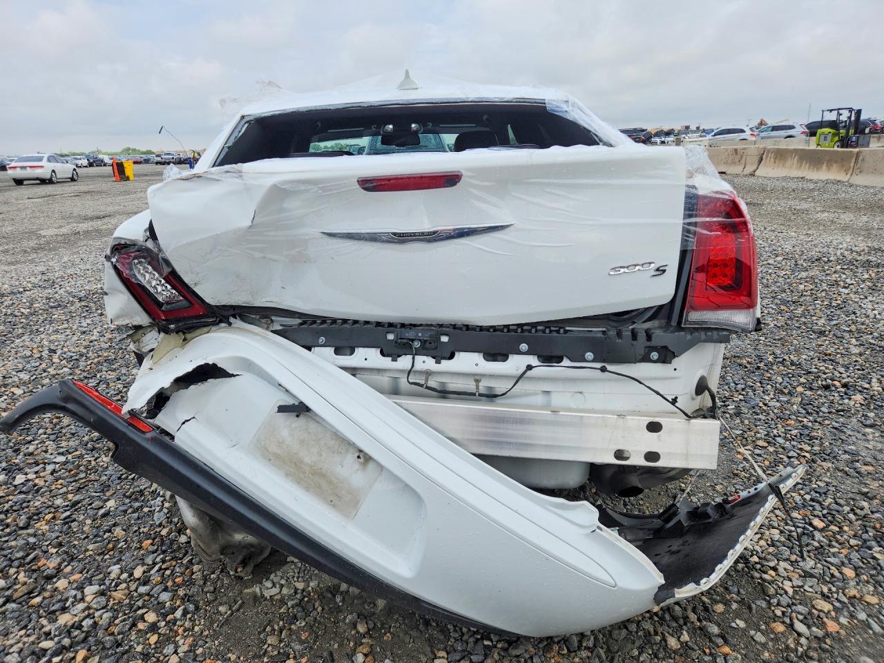 2020 Chrysler 300 300S - Фото 6