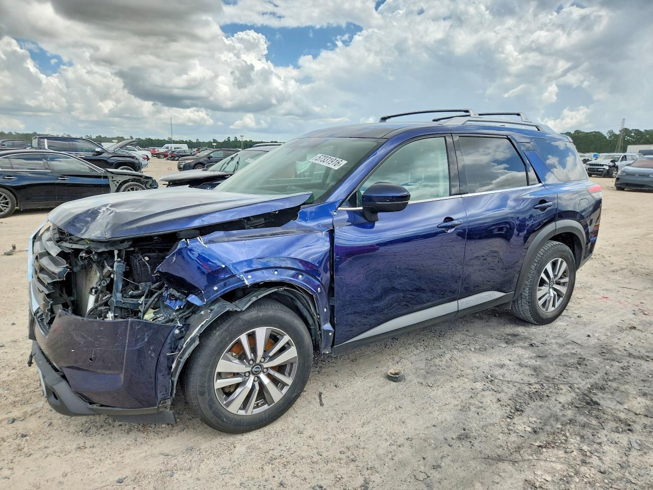 2023 Nissan Pathfinder Sl