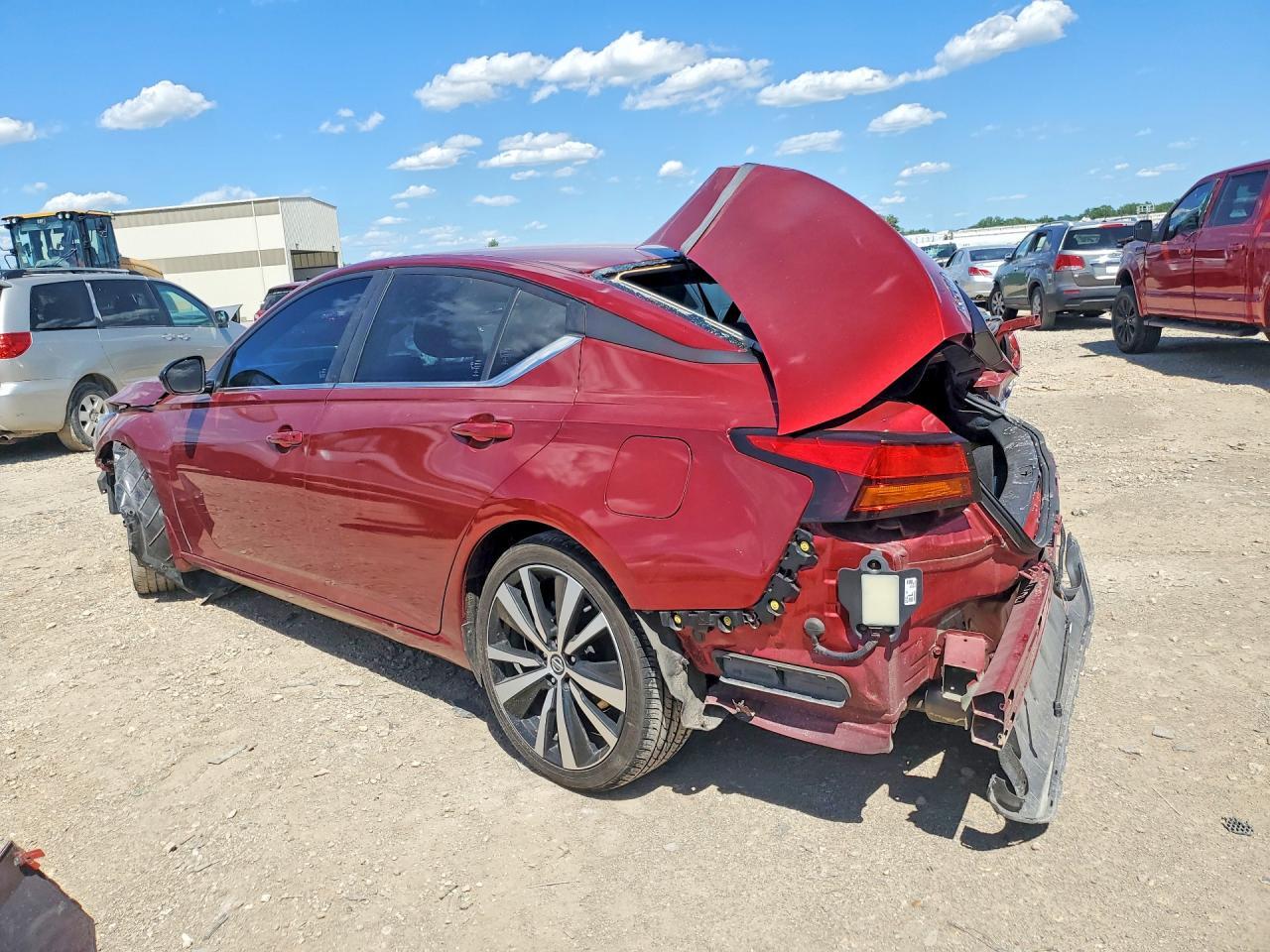 2022 Nissan Altima Sr - Фото 2