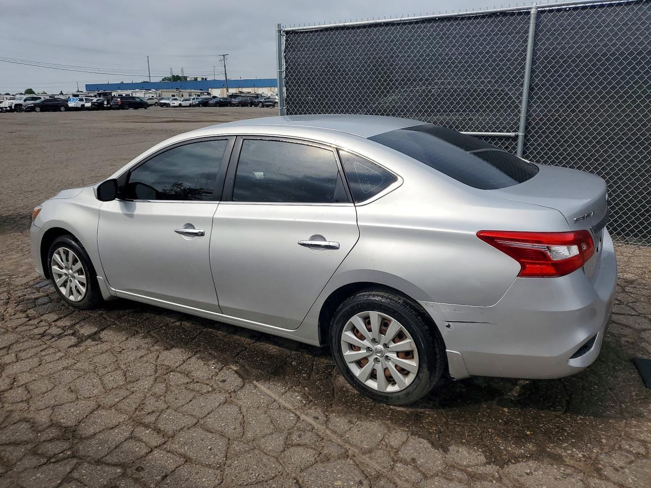 2018 Nissan Sentra S - Фото 2