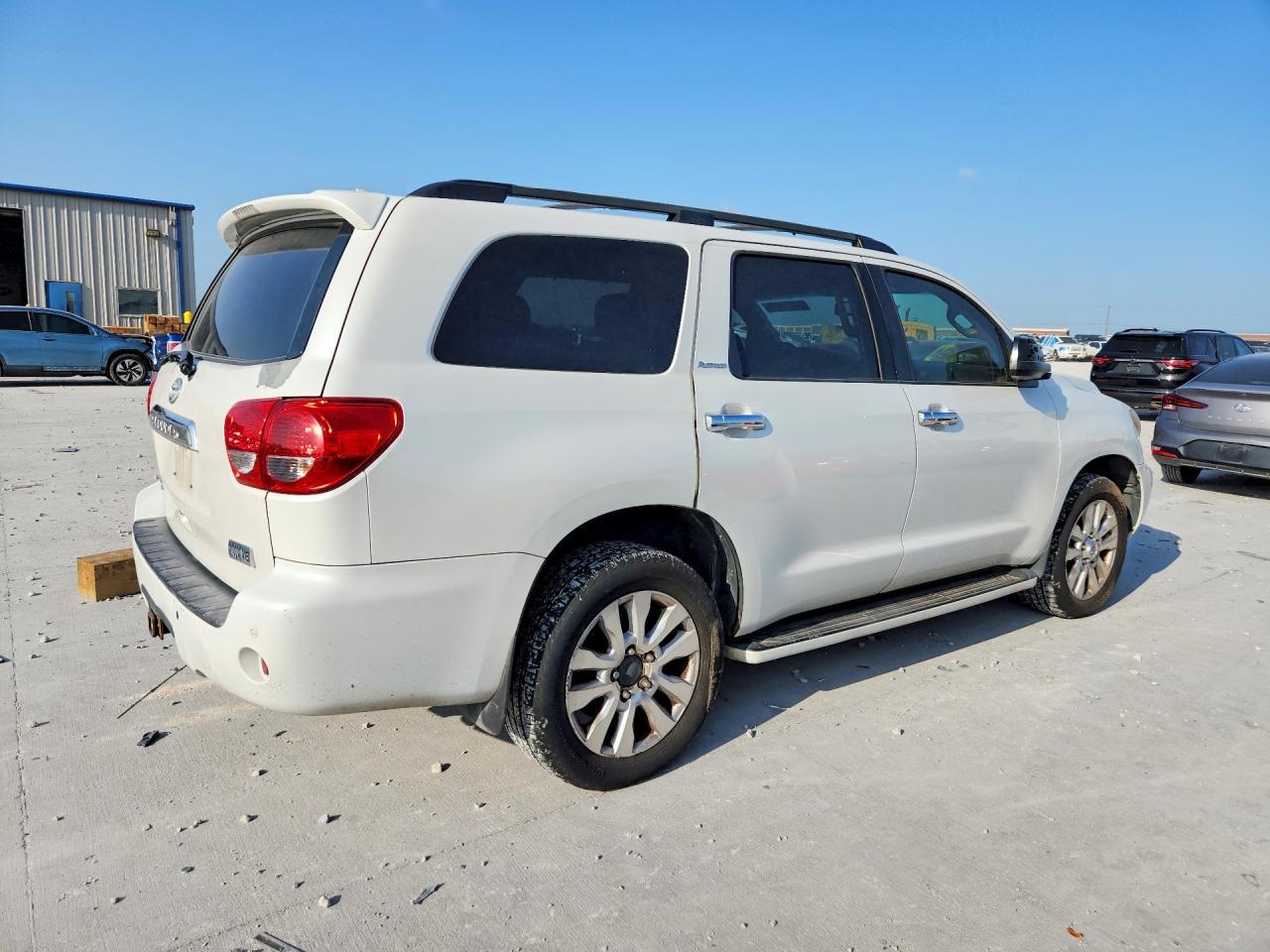 2010 Toyota Sequoia Platinum - Image 3