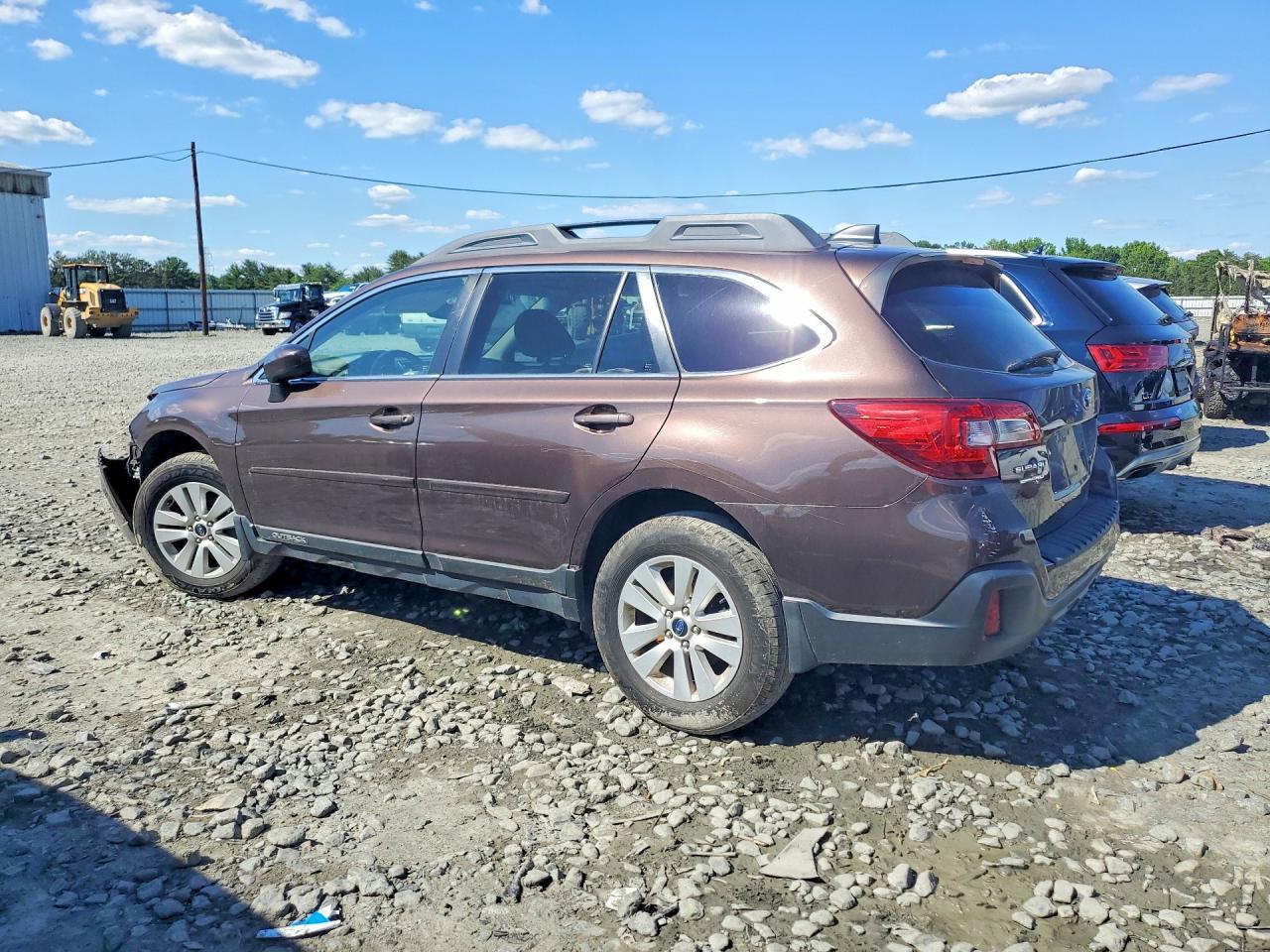 2019 Subaru Outback 2.5I Premium - Фото 2