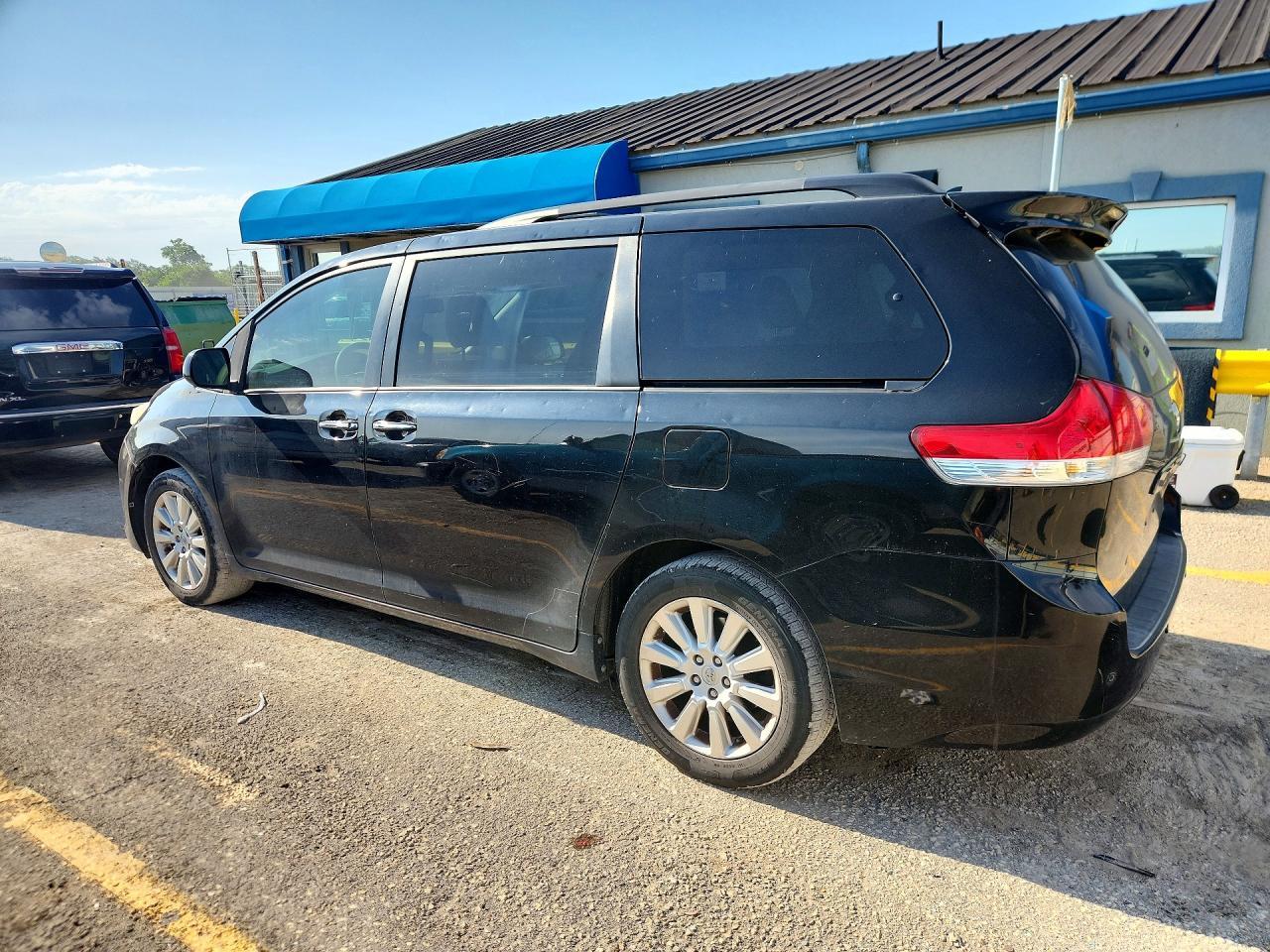 2014 Toyota Sienna Xle 7-Passenger - Фото 2