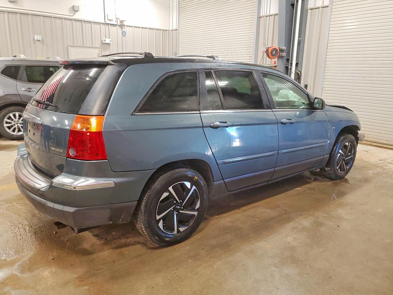 2004 Chrysler Pacifica - Фото 3