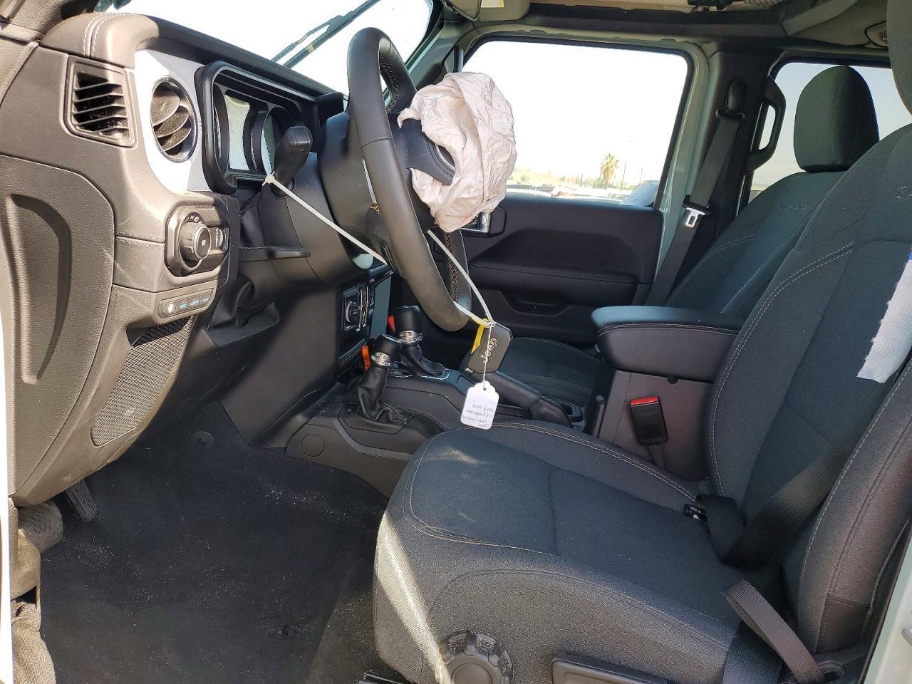 2024 Jeep Wrangler Sahara 4Xe - Image 7